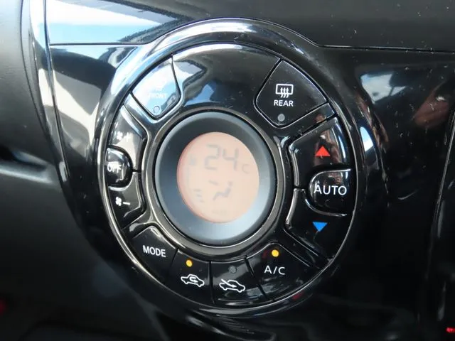 ノート(ニッサン)の車両写真