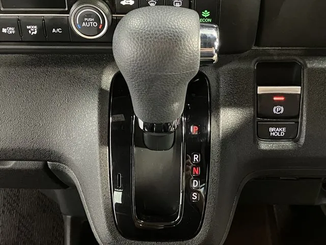 N BOX カスタム(ホンダ)の車両写真