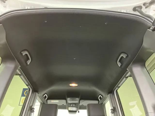 N BOX カスタム(ホンダ)の車両写真