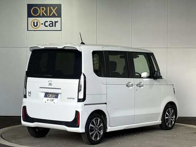 N BOX カスタム(ホンダ)の車両写真