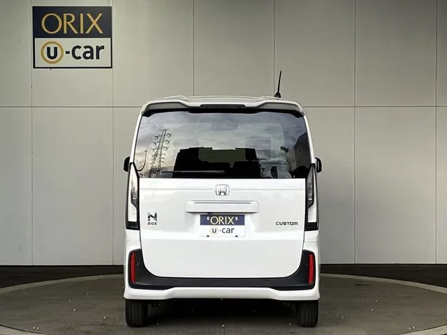 N BOX カスタム(ホンダ)の車両写真