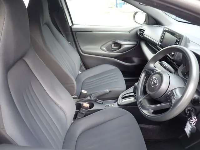 ヤリス(トヨタ)の車両写真