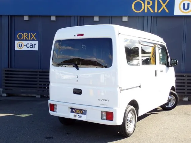 エブリイバン（スズキ）の車両写真