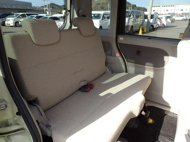 タント(ダイハツ)の車両写真