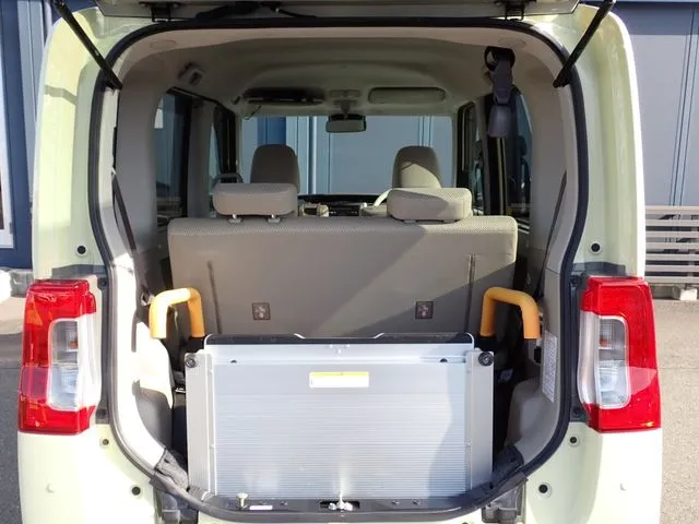 タント(ダイハツ)の車両写真