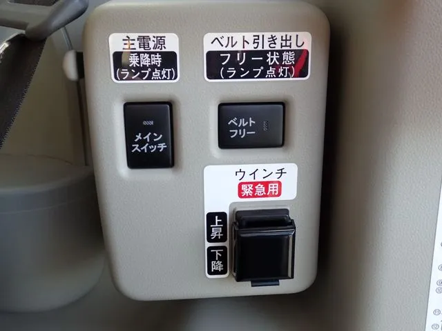 タント(ダイハツ)の車両写真