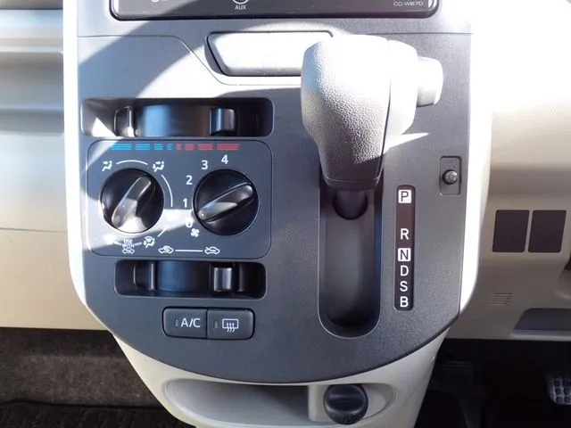 タント(ダイハツ)の車両写真