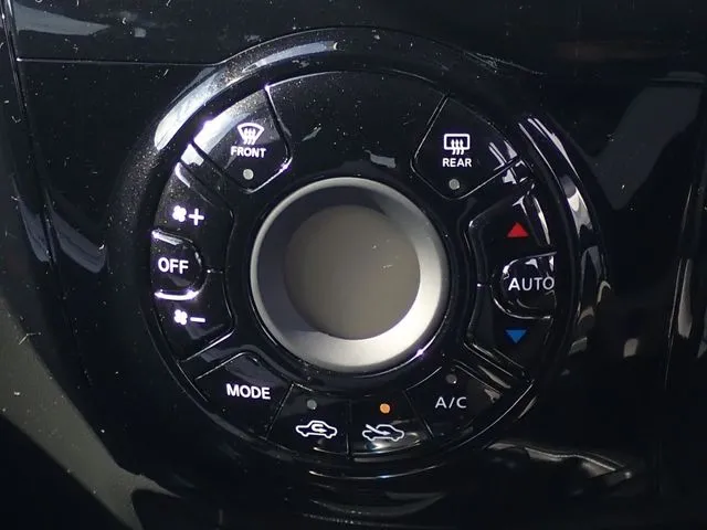 ノート(ニッサン)の車両写真