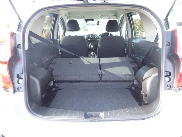 ノート(ニッサン)の車両写真