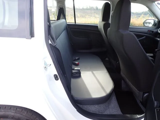 プロボックスバン 2WD(トヨタ)の車両写真