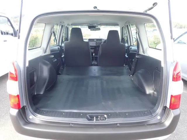 プロボックスバン 2WD(トヨタ)の車両写真