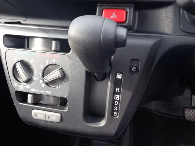 ダイハツ ミラ イース