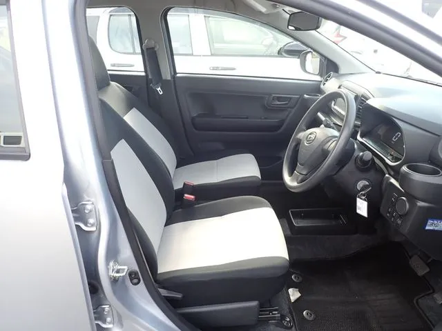 ダイハツ ミラ イース