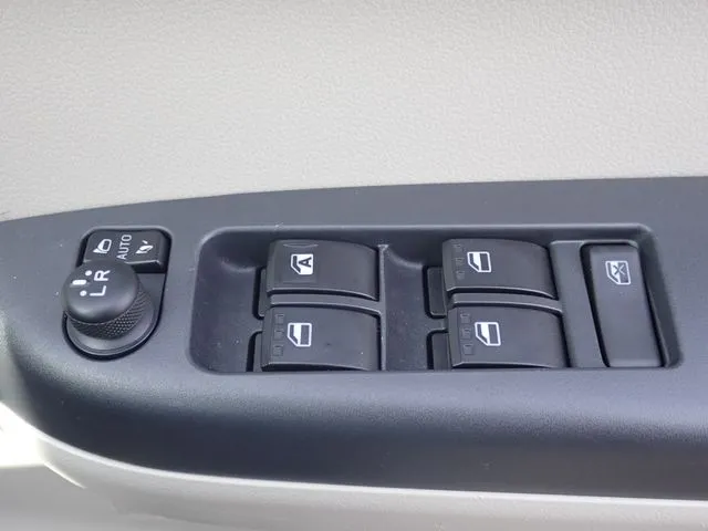 パッソ（トヨタ）の車両写真