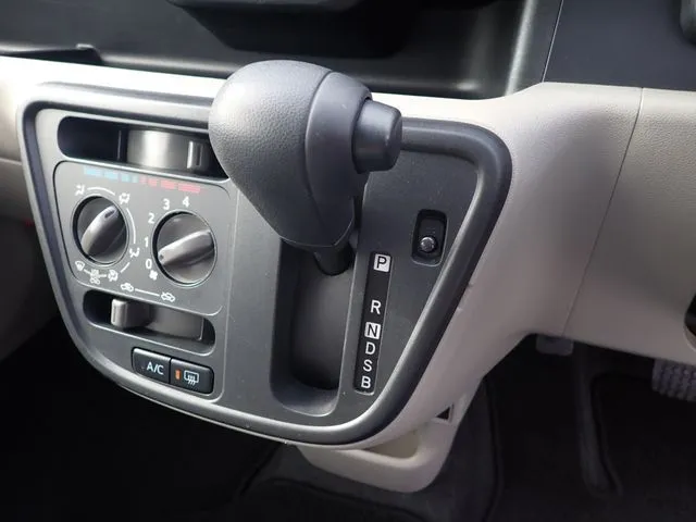 パッソ（トヨタ）の車両写真