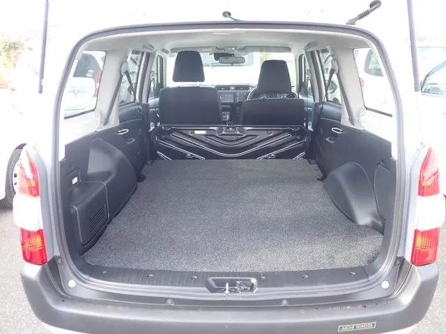 プロボックスバン ハイブリッド(トヨタ)の車両写真