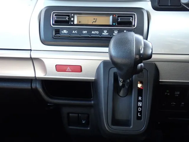 スペーシア(スズキ)の車両写真