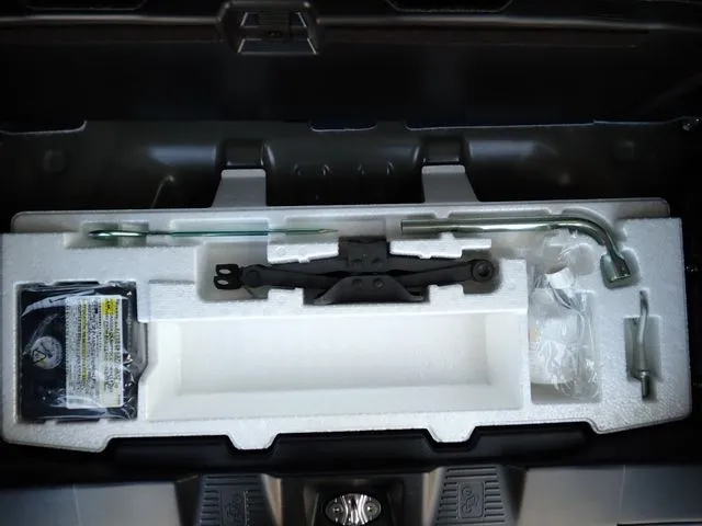 スペーシア(スズキ)の車両写真