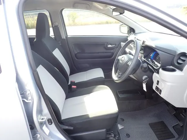 ダイハツ ミラ イース