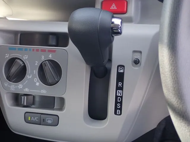 ダイハツ ミラ イース