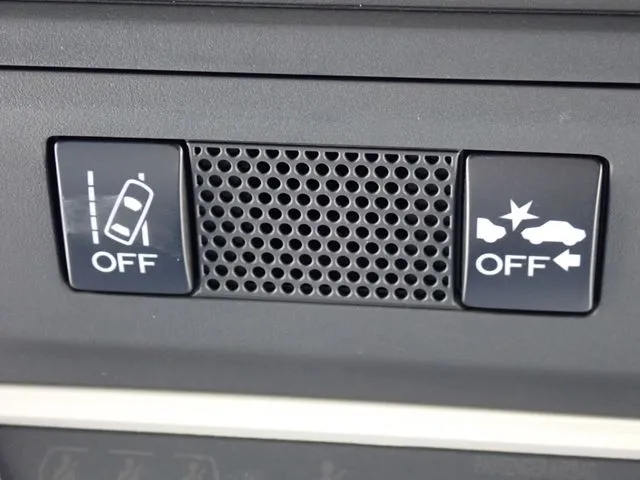 SUBARU XV ハイブリッド(スバル)の車両写真