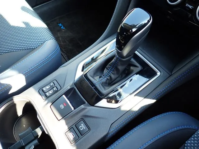 SUBARU XV ハイブリッド(スバル)の車両写真