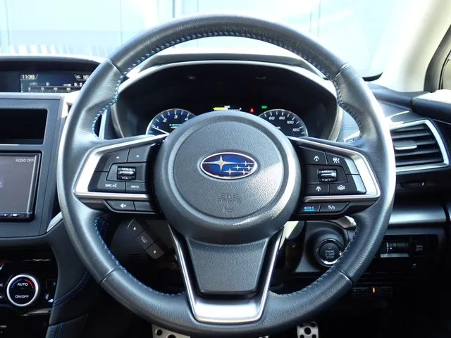 SUBARU XV ハイブリッド(スバル)の車両写真