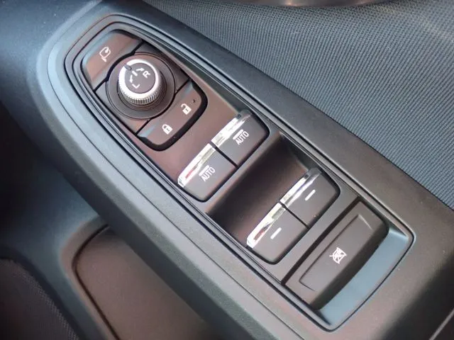 SUBARU XV ハイブリッド(スバル)の車両写真