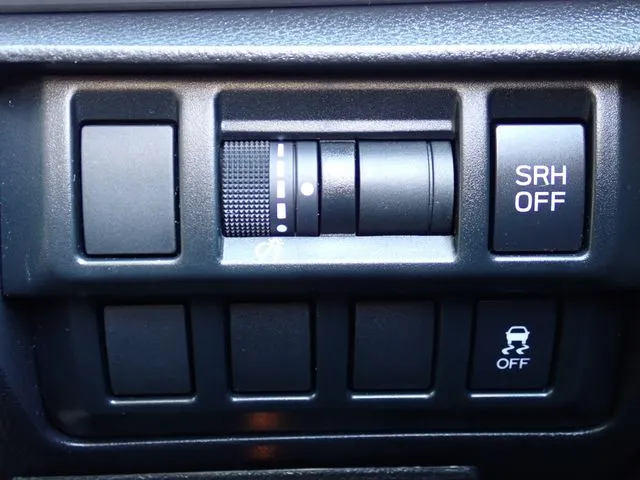 SUBARU XV ハイブリッド(スバル)の車両写真