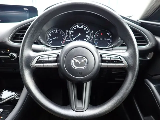 MAZDA3 セダン(マツダ)の車両写真