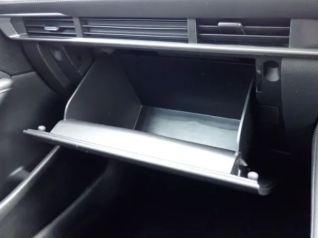 MAZDA3 セダン(マツダ)の車両写真