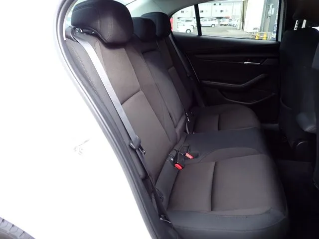 MAZDA3 セダン(マツダ)の車両写真