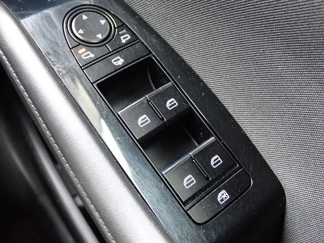 MAZDA3 セダン(マツダ)の車両写真