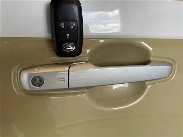 ダイハツ　ムーヴ　キャンバス