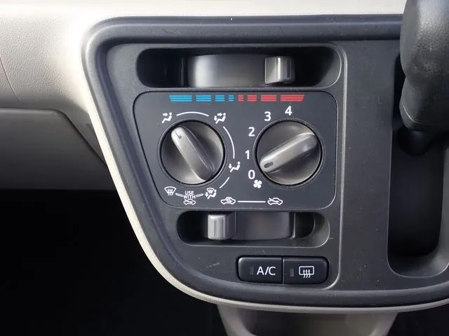 パッソ（トヨタ）の車両写真