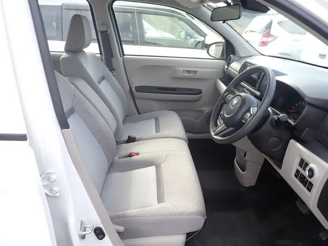 パッソ（トヨタ）の車両写真