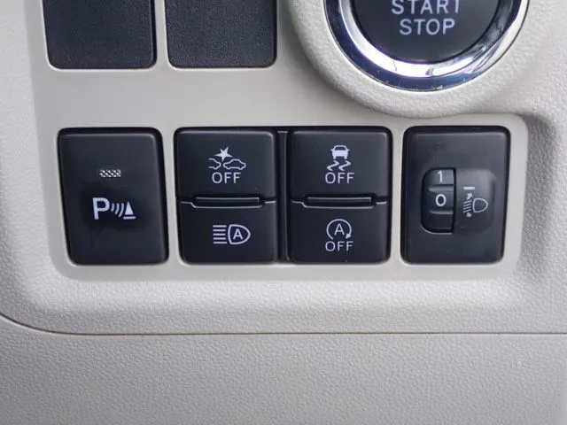 パッソ（トヨタ）の車両写真