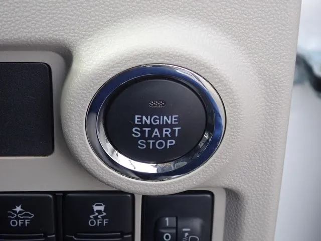 パッソ（トヨタ）の車両写真