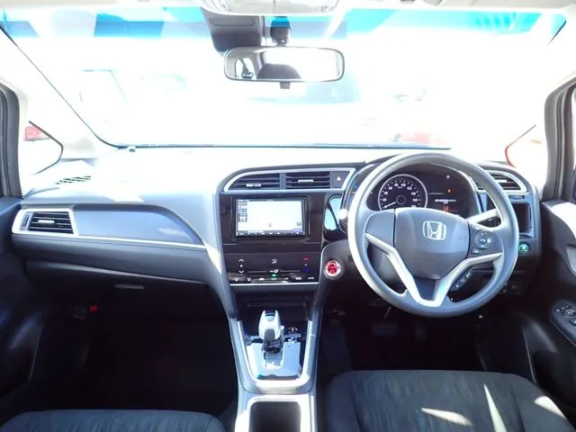 シャトル ハイブリッド(ホンダ)の車両写真