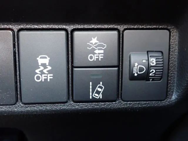 シャトル ハイブリッド(ホンダ)の車両写真