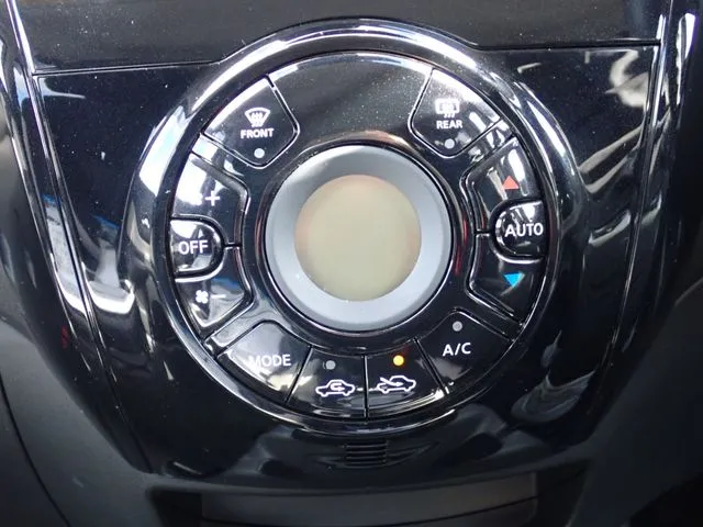 ノート(ニッサン)の車両写真