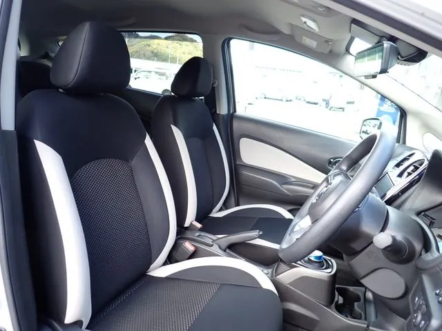 ノート(ニッサン)の車両写真