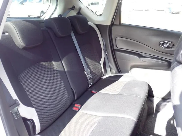 ノート(ニッサン)の車両写真