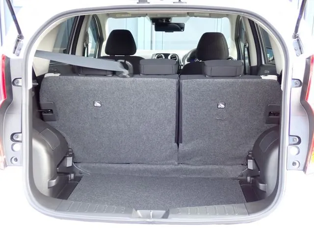 ノート(ニッサン)の車両写真