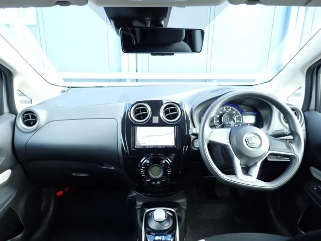 ノート(ニッサン)の車両写真