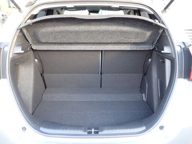 フィット e:HEV(ホンダ)の車両写真