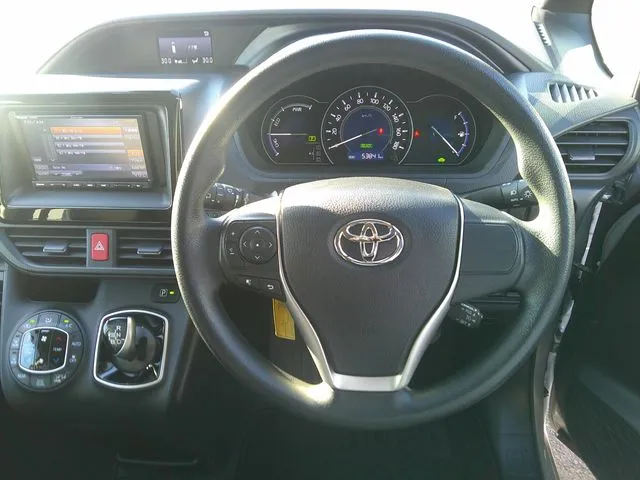 ノア ハイブリッド(トヨタ)の車両写真