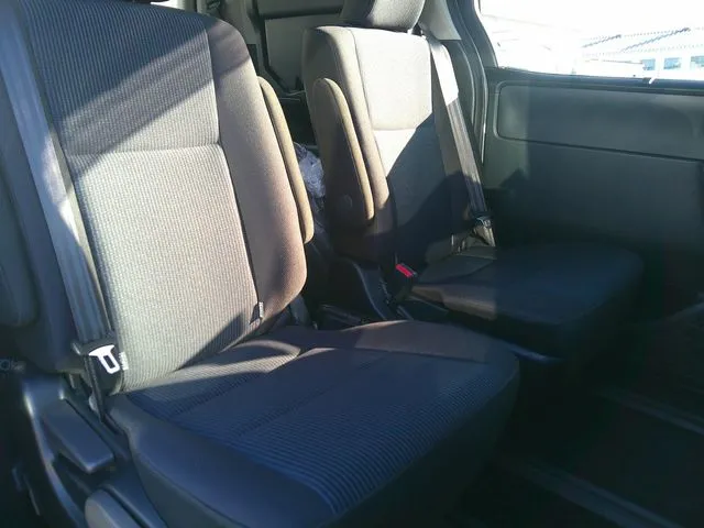 ノア ハイブリッド(トヨタ)の車両写真