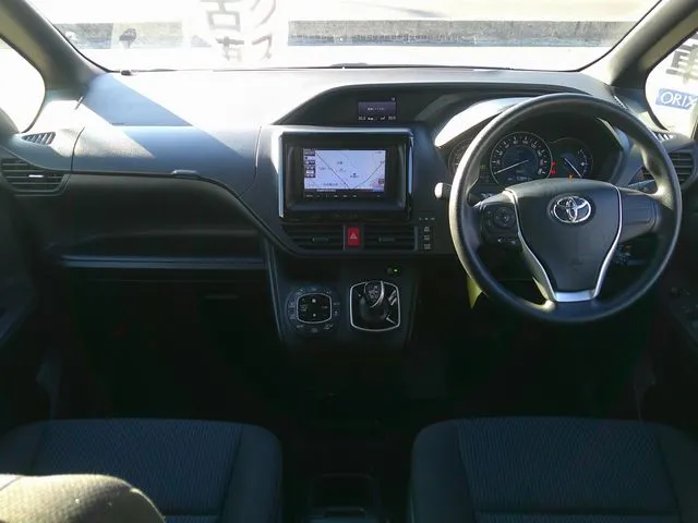 ノア ハイブリッド(トヨタ)の車両写真