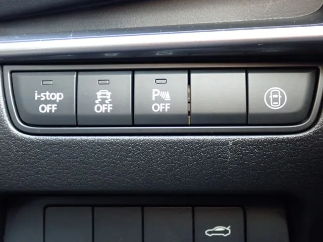 MAZDA3 セダン(マツダ)の車両写真